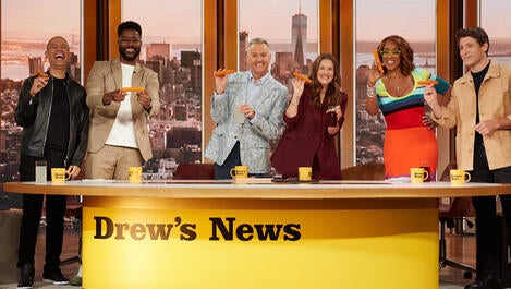 Drew and the CBS Mornings Hosts Test Out Using Hotdogs as Straws | Drew's News