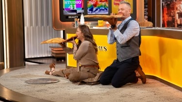 Drew and Ross Mathews Try to Eat a Giant Slice of Pizza in Under a Minute | In a Minute