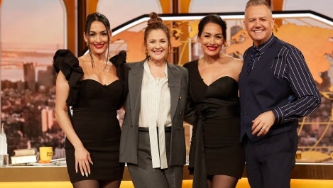 Nikki and Brie Bella Try the Olive Oil Lip Balm Trend with Drew | Drew's News