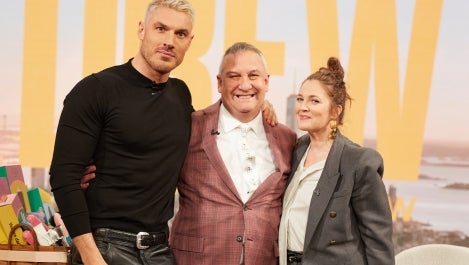 Drew and Chris Appleton Meet an Outstanding Citizen Who Provides Hair Services to Those in Need | Drew-Gooders