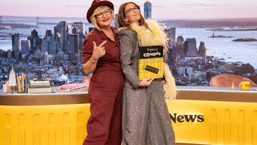 Drew Barrymore Reacts to Surprise from 'Clueless', 'Never Been Kissed' Costume Designer! | Drew's News