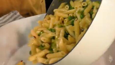 How to Make "Easy Peasy" Gluten-Free Penne Pasta Recipe | The Drew Barrymore Show