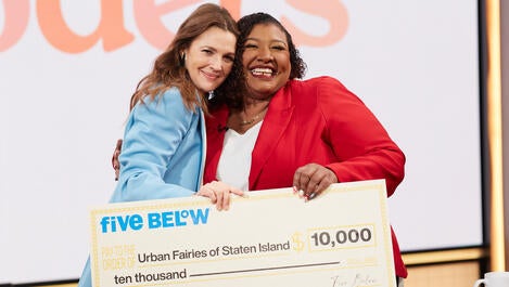 Drew Surprises the Founder of "Urban Fairies of Staten Island" Alycia Campbell | Drew Gooders