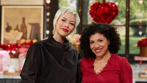 Pilar Valdes and Damona Hoffman Show a Married Couple How to Make Chocolate Fondue 