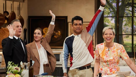 Chef Jordan Andino Shows Drew and Pilar Valdes How to Make His Zoodle Shrimp Scampi