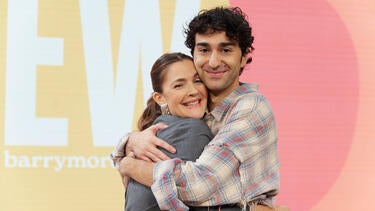 Alex Wolff on Being Billie Eilish's "Twin" and Bonding Over Family Connection | Drew Barrymore Show