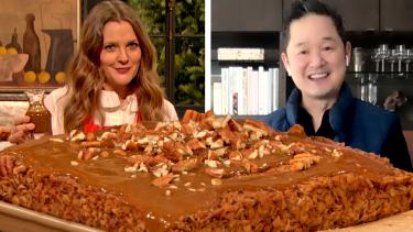 Danny Seo's Sticky Toffee Baked Oatmeal is Worth Waking Up Early For | Drew's Cookbook Club